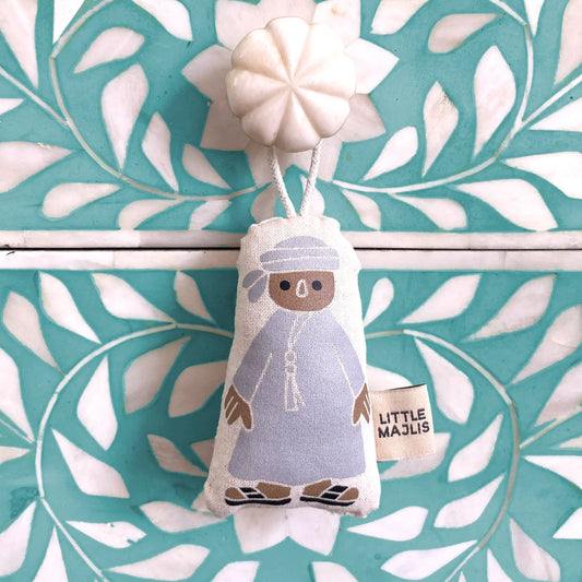 زينة معلقة، طفل إماراتي