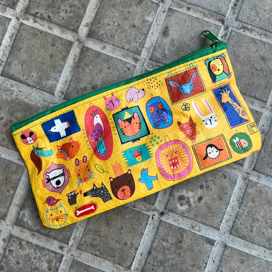 حائط الشهرة لحيوانات حافظة أقلام الرصاص